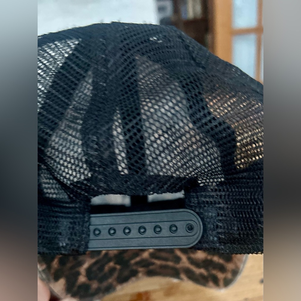 David And Young Leopard Print Mesh Baseball Cap - Picture 6 of 8